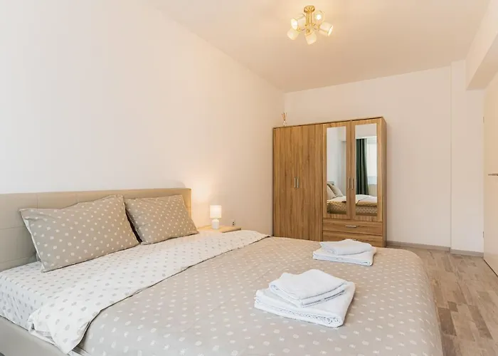 Johnny Baloney Apartament *